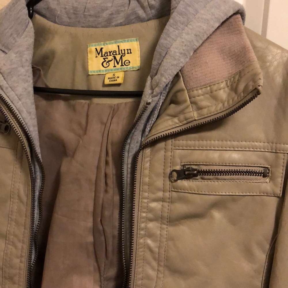 Leather jacket - Picture 2 of 2